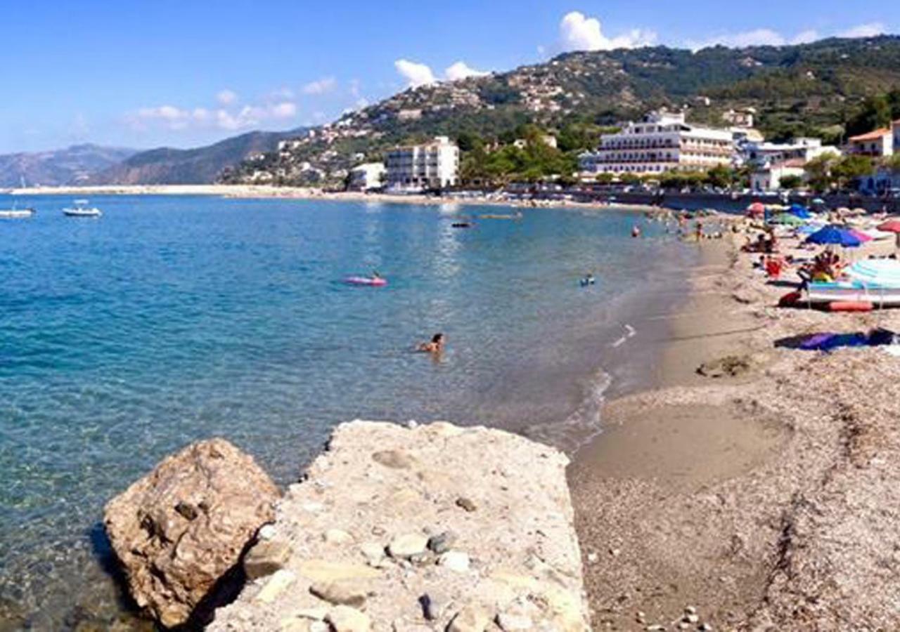 Ferienwohnung Cordovena Capo dʼOrlando Exterior foto